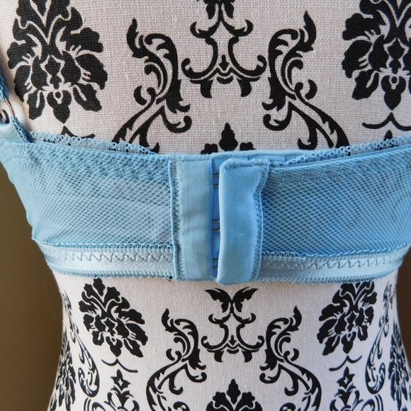 RARE! VICTORIA'S SECRET DREAM ANGEL DEMI BRA - Picture 7 of 15